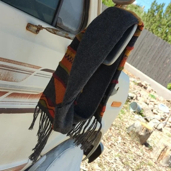 Gorgeous Peruvian Alpaca Scarf, Unisex, Like New, 8x66